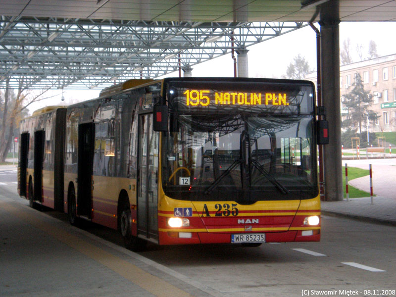 A235
195 długie i w trasie i w metrażu
Słowa kluczowe: Lion&#039;sCityG A235 195 MetroMłociny 2009