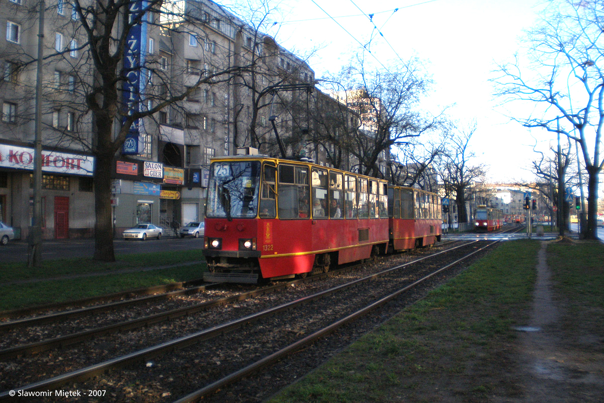 1322+1321
Słowa kluczowe: 105Na 1322+1321 25 Targowa