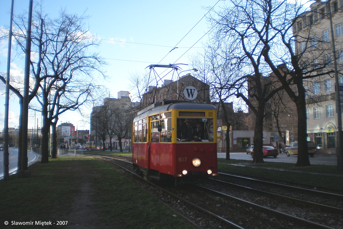 607
Słowa kluczowe: N 607 W Targowa