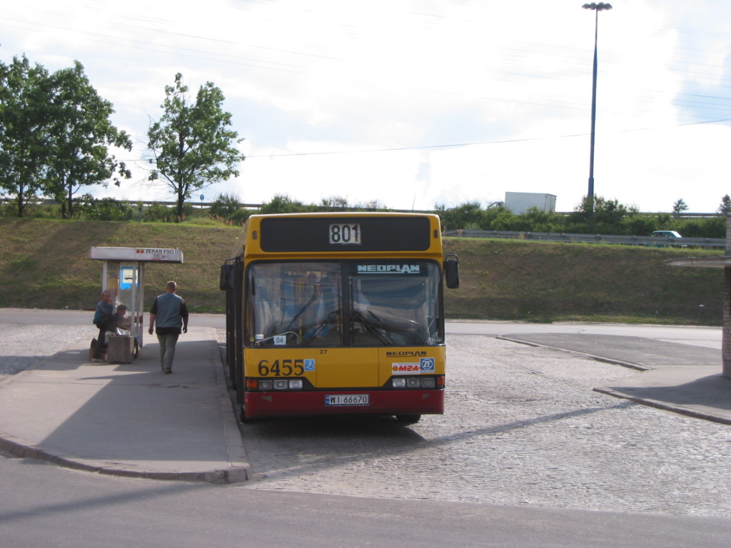 6455
6455 świeżo po przezucie na Stalową jeszcze nie przenumerowany.
Słowa kluczowe: N4020 6455 6430 ŻerańFSO 2003