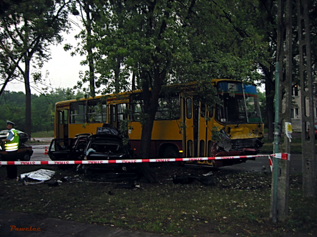 A-540
A-540 przebudowany w 1989 z IK280 na IK260 w KPNA gdzie w PKS Grodzisk Mazowiecki otrzymał numer 90680. Zadebiutował w warszawskiej komunikacji 08-2000 jako A-540 a zakończył w 2004. Później można go było spotkać, jako darmowóz dla klientów Tesco na Stalowej. Zezłomowany w 2006.
Słowa kluczowe: IK260 A-540 310 Radiowa 2004