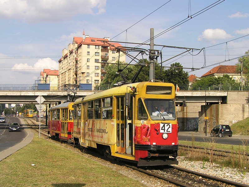 322+471
Ostatnie wcielenie tej linii w wersji szczytowo-zastępczo-uzupełniającej. Dla mnie i tak ten numer kojarzyć się będzie z pierwszą wersją z lat osiemdziesiątych, pętlą OS. WOLSKA (tudzież po prostu WOLSKA) i baaaardzo wąską (w porównaniu do dzisiejszej) al. Prymasa Tysiąclecia (wtedy jeszcze Rewolucji Październikowej) :P
Słowa kluczowe: 13N 322+471 42 Wolska 2009 R3