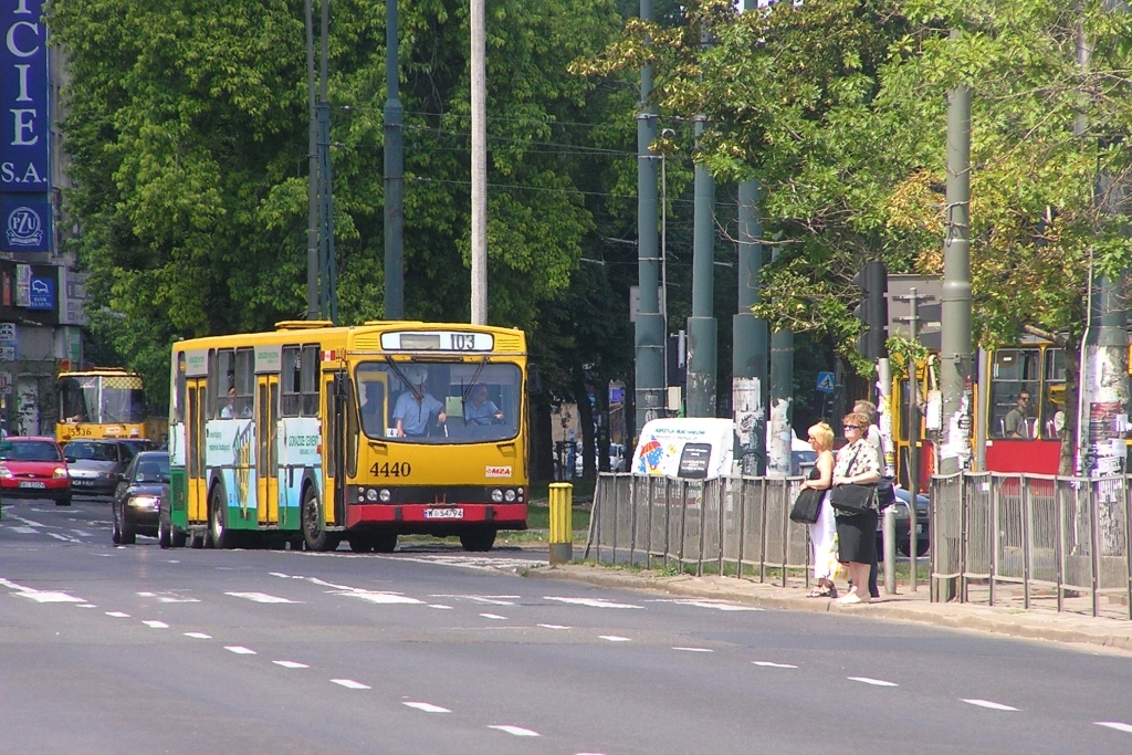 4440
Linia, która w ówczesnym przebiegu jest obecnie obiektem tęsknot pewnego mieszkańca Bielan. Jeszcze po prawej stronie Wisły...
Słowa kluczowe: M120 4440 103 Targowa