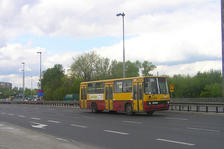 6364
Z placu Wilsona do Gwiaździstej. Przez Chomiczówkę.
Słowa kluczowe: IK260 6364 121 Słowackiego