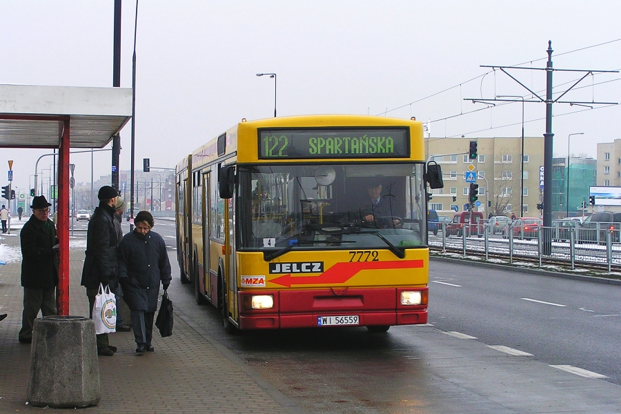 7772
Jedna z dłuższych ówczesnych linii autobusowych - obecnie i trasa krótsza i tabor także.
Słowa kluczowe: M181M 7772 122 PowstańcówŚląskich 2005