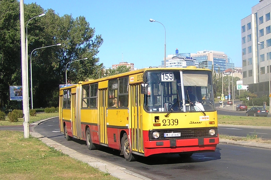 2339
Długie 159? Ikarus? Na Spacerowej? To się porobiło... ;)
Słowa kluczowe: IK280 2339 159 Spacerowa