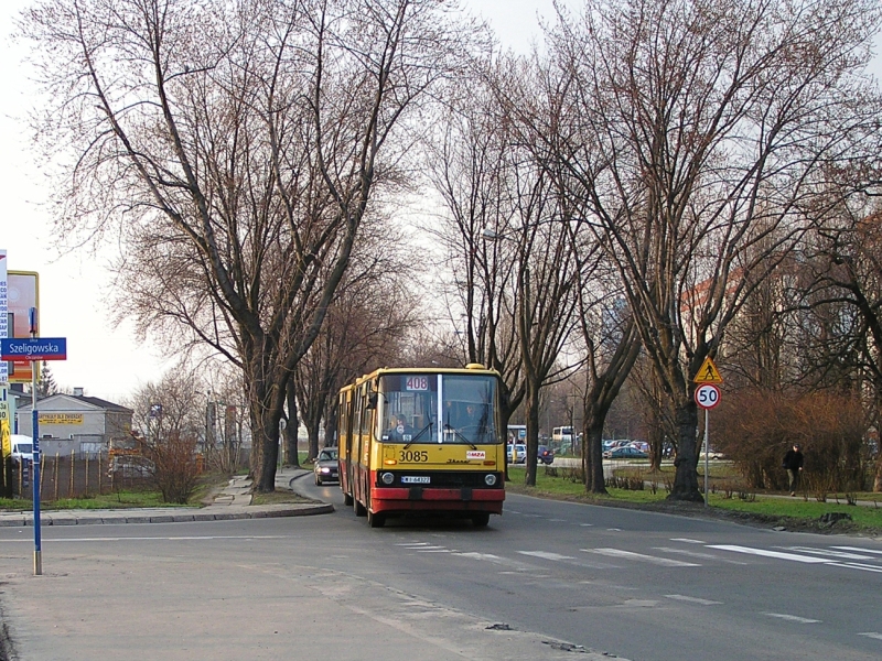 3085
Ulica Lazurowa sprzed lat sześciu. Z czterech kursujących tym odcinkiem linii pozostała połowa...
Słowa kluczowe: IK280 3085 408 Lazurowa 2006