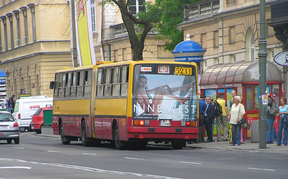 5233
Jeszcze raz E-3, ale tym razem na bogato.
Słowa kluczowe: IK280 5233 E-3 KrakowskiePrzedmieście