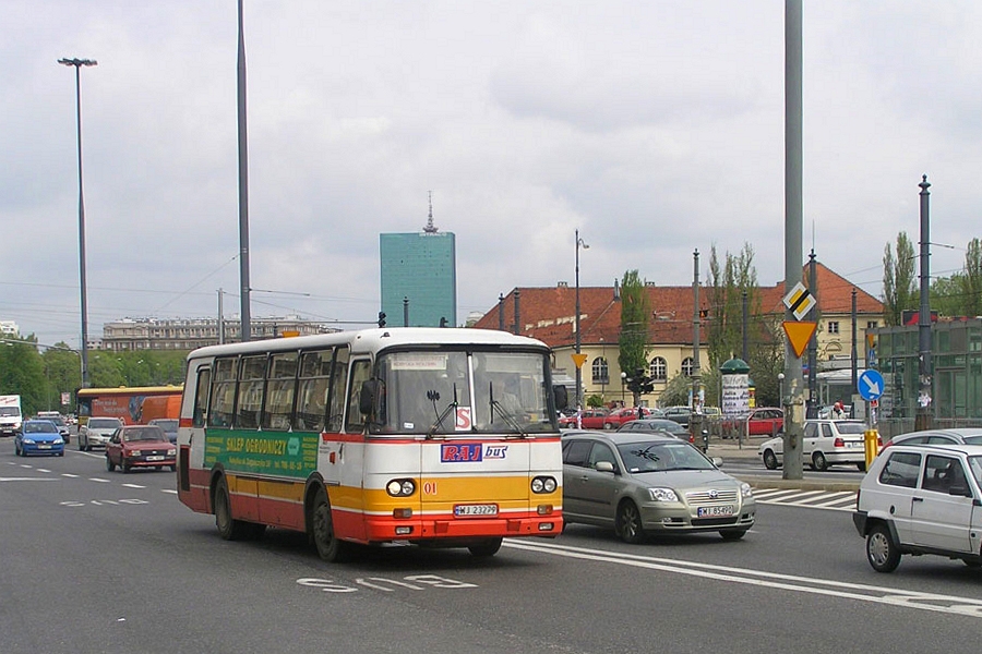 WJ 23279
Z czterech linii łączących ówcześnie centrum Warszawy z Wołominem przez Ząbki (A, S, W, Z) pozostała obecnie tylko jedna (W). 
Słowa kluczowe: H9-21 WJ23279 Raj-Bus S placBankowy