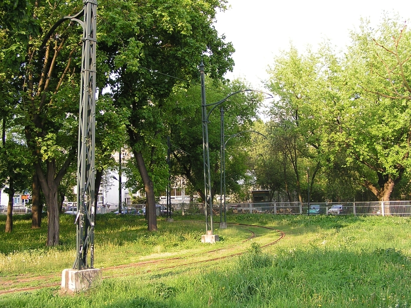 pętla WIERZBNO
W tym miejscu stoi obecnie jakaś budowlana pokraka, na opis której szkoda tu miejsca.
Słowa kluczowe: pętlaWierzbno Puławska Królikarnia 2006