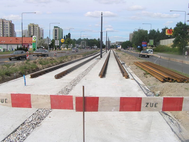 Ulica Powstańców Śląskich
Budowa trasy tramwajowej łączącej Nowe Bemowo z Piaskami.
Słowa kluczowe: PowstańcówŚląskich 2005