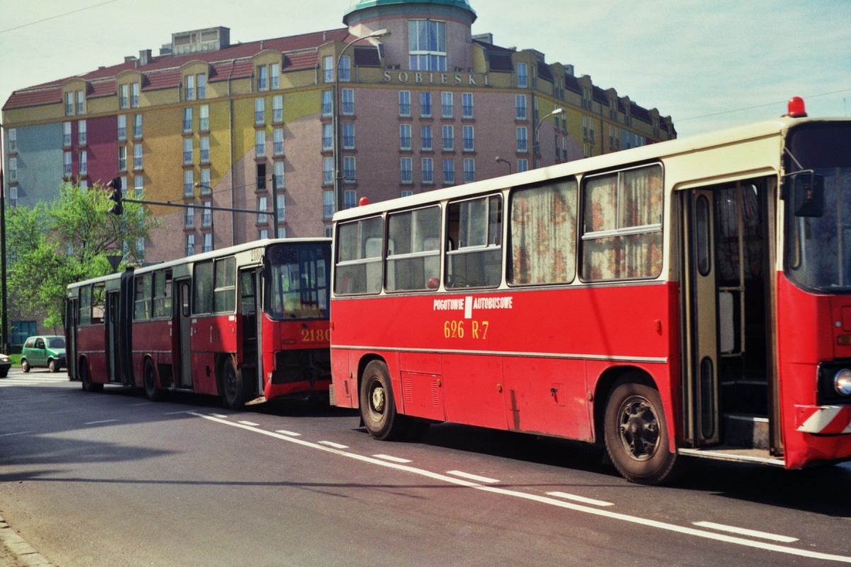 2180
Ostatnia droga 2180

Ikarus 280, produkcja 1984, NG 1988 (ex 2625 R-10), skreślony w kwietniu 1997.

Foto: P.B. Jezierski
Słowa kluczowe: 2180