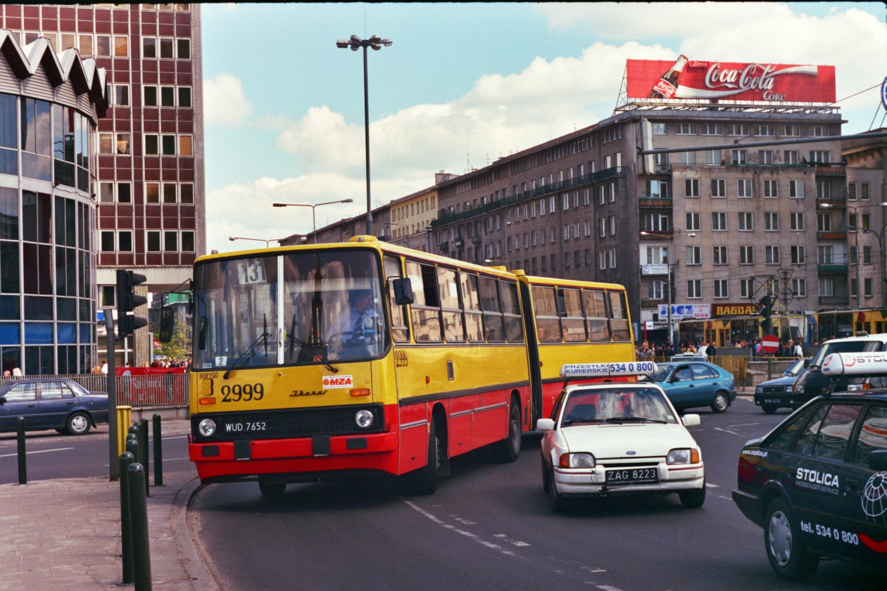 2999
Ikarus 280, produkcja 1990, NG 1999.
Jedyna obsada numeru 2999 cztery miesiące po naprawie głównej.

Foto: P. B. Jezierski
Słowa kluczowe: 2999