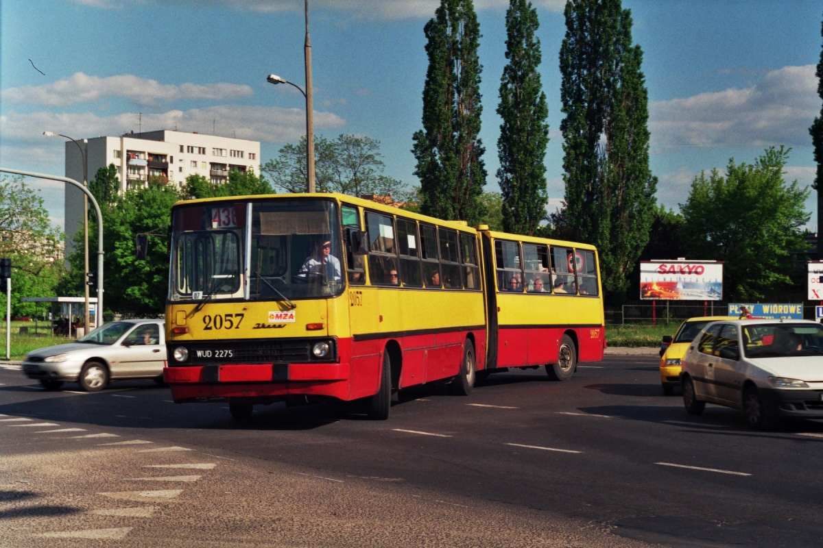 2057
Ikarus 280, produkcja 1986, NG 1994, ex. 3211 (R-11), kasacja 08.2001
Foto: P.B. Jezierski
