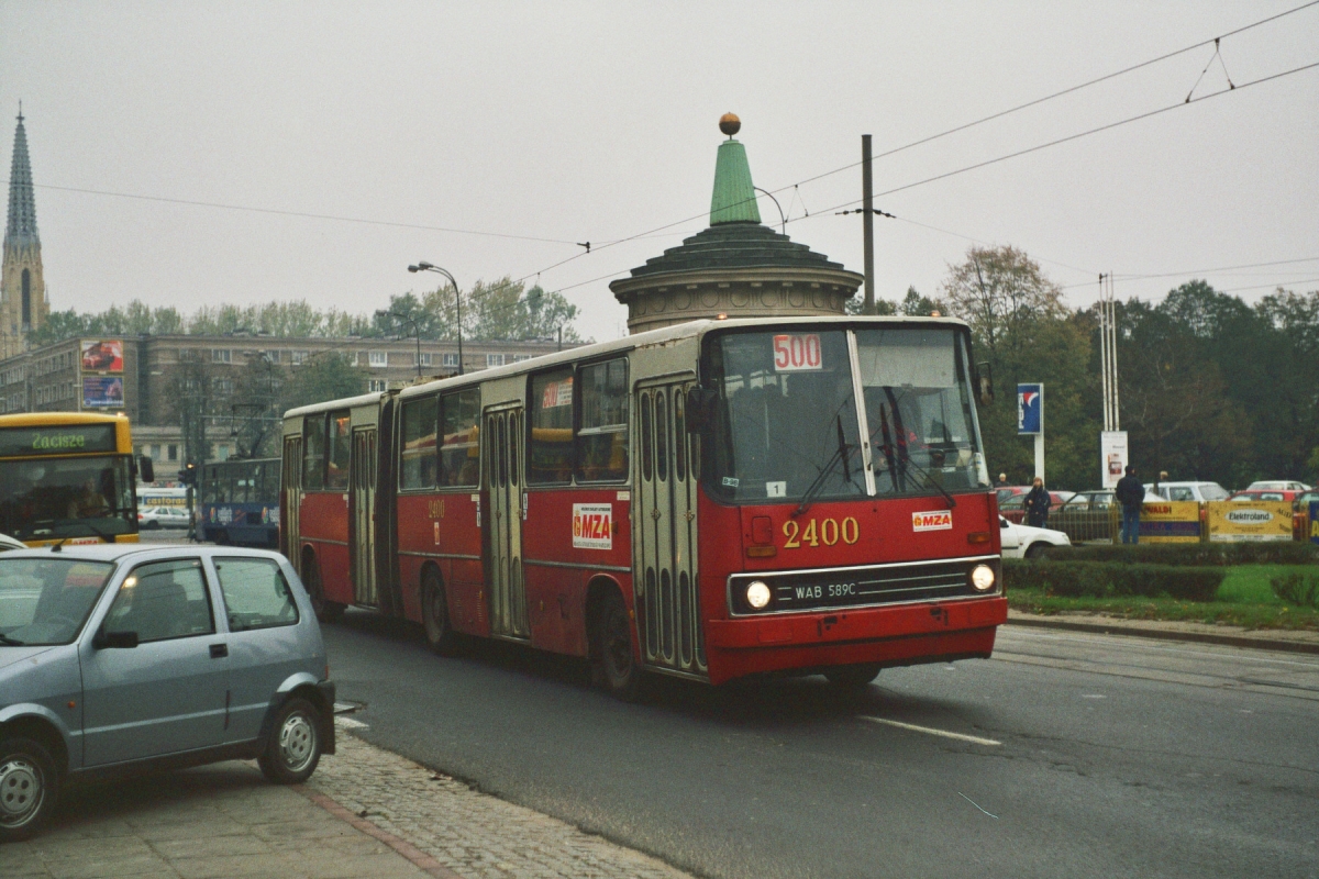 2400
Ikarus 280, produkcja 1984, NG 1989, kasacja 02.1998
Niecałe 4 miesiące przed kasacją.

Foto: P.B. Jezierski
Słowa kluczowe: 2400