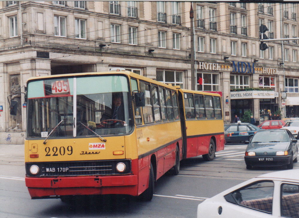 2209
Ikarus 280, produkcja 1987, NG 1994, sprzedany w czerwcu 2001
Foto: P.B. Jezierski
Słowa kluczowe: IK280 2209 495 PlacKonstytucji 1998