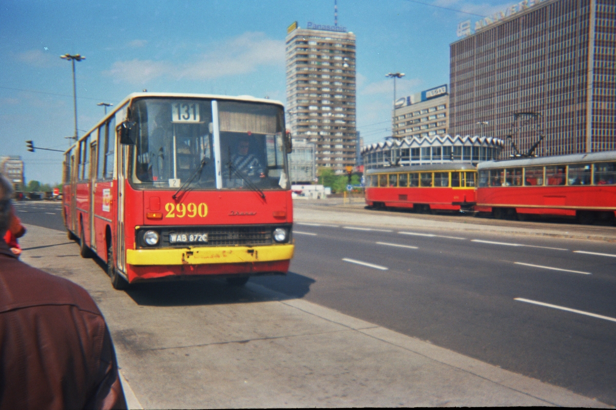 2990
Ikarus 280, produkcja 1986, NG 1993.
Dwa lata po naprawie głównej i cztery lata przed odbudową.

Foto: P.B. Jezierski
Słowa kluczowe: 2990