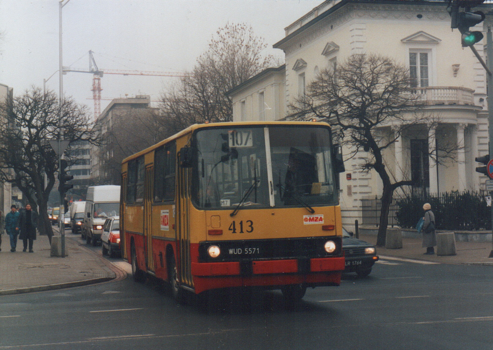 413
Ikarus 260, produkcja 1983 (ex. 810), NG 1990, NB 1996, kasacja 01.2004
Foto: P.B. Jezierski
Słowa kluczowe: IK260 413 107 Piękna 1999