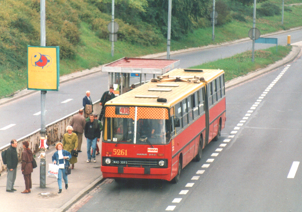 5261
Ikarus 280, produkcja 1992
Słowa kluczowe: IK280 5261 408 PlacNaRozdrożu 1998