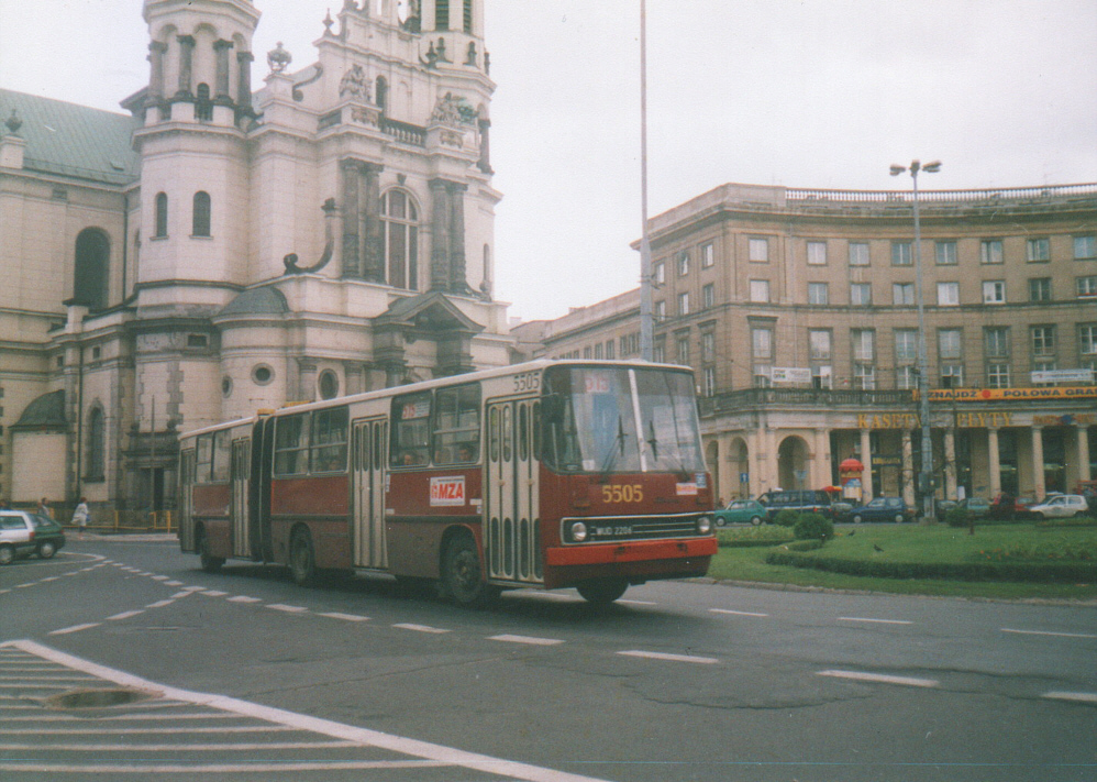 5505
Burakowaty inflancki automat z czerwonym zderzakiem
Foto: P.B. Jezierski
Słowa kluczowe: IK280 5505 515 PlacZbawiciela 1998