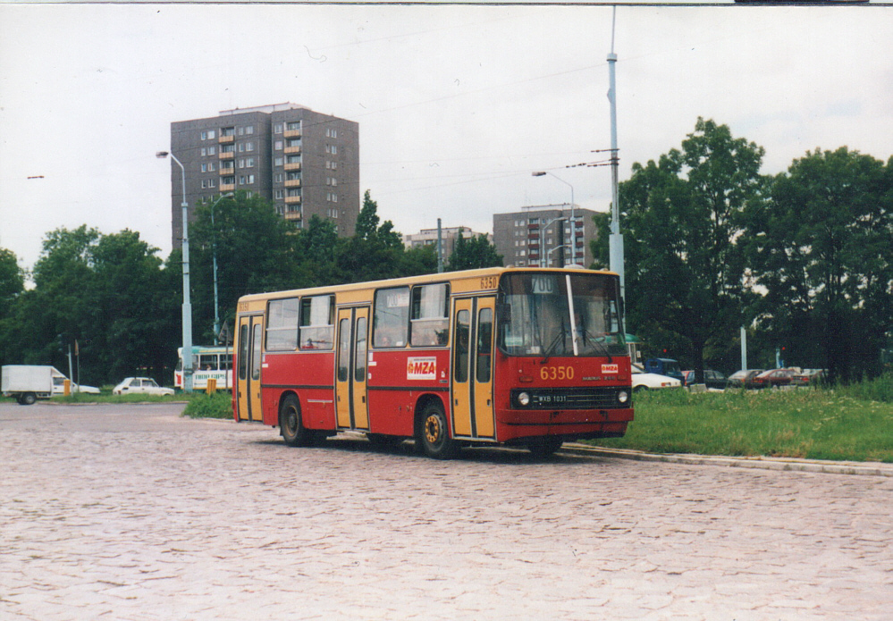 6350
W pewnym okresie "wysoka podłoga" na 700 była codziennością.
Foto: P.B. Jezierski
