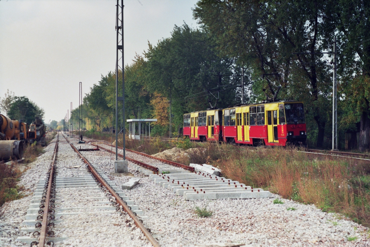 1106+1107
Klimatyczna linia 20 powszechnieje wraz z budową nowej trasy tramwajowej na Bemowo.

Foto: P.B. Jezierski
