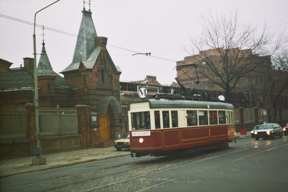 Linia M
Linia Mikołajkowa 24 lata temu na nieistniejącym już odcinku sieci tramwajowej.

Foto: P.B. Jezierski
