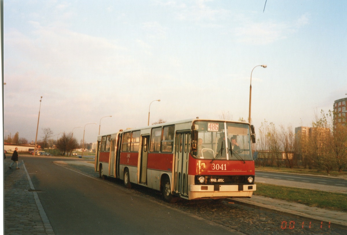 9009
Natolin 20 lat temu. 9009 jako 3041, który jako późniejszy 2249 był ostatnim przedstawicielem IK280 z rocznika 1984, skasowany w 2009 roku na Woronicza. 486 to późniejsze 505
Słowa kluczowe: IK280 Imprezy9009