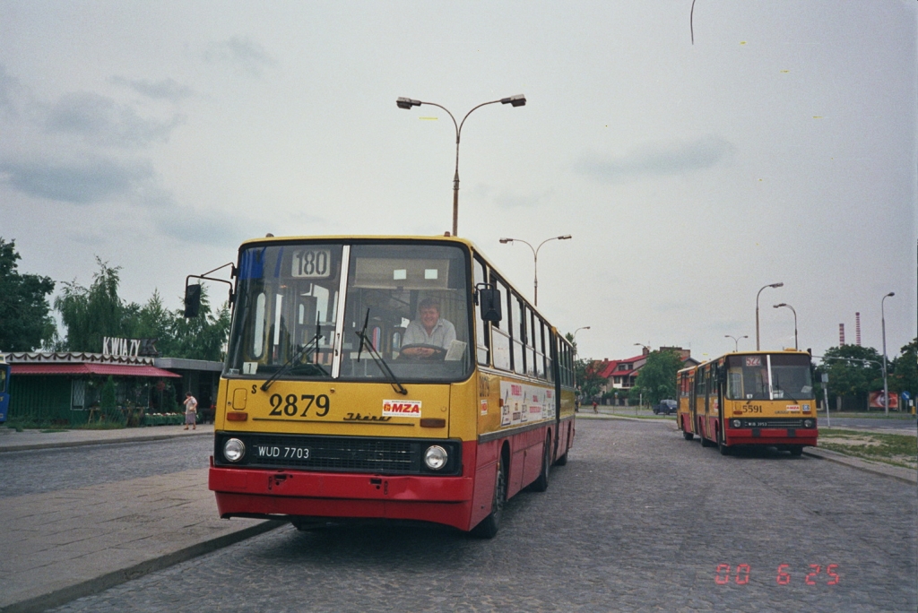 2879
"Linia turystyczna" dawno, dawno temu. Tylko kierowca jakoś dziwnie się cieszy
Słowa kluczowe: IK280 2879 180 Wilanów