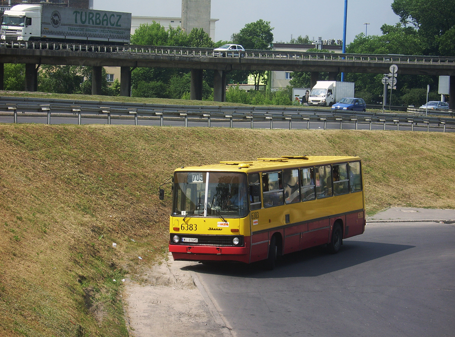 6383
Solówka w słoneczny dzień na 705, która była wtedy jedyną linią nad Zegrze. 804 zostało uruchomione dopiero rok później. Jak widać, w środku było miło. Ale to i tak ikarus - jechałbym.
Słowa kluczowe: IK260 6383 705 ŻerańFSO