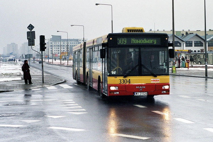 3304
Tarchomin ze sznurami autobusów, ale jeszcze bez tramwaju, o którym mówiono przez długie lata, aż w końcu się doczekaliśmy.
Słowa kluczowe: NG313 3304 509 Światowida 2004