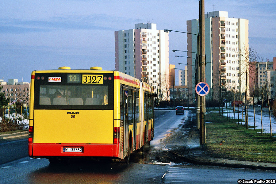 3327
MAN na Tarchominie, jeszcze pozbawionym tramwajów.
Słowa kluczowe: NG313 3327 186 Światowida