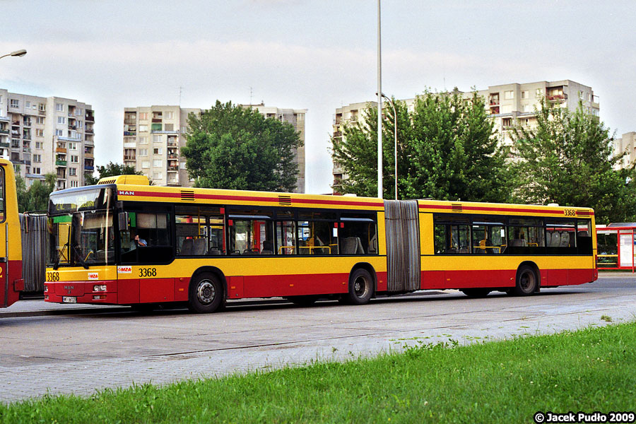 3368
W tle charakterystyczne bloki. Foto z analoga.
Słowa kluczowe: NG313 3368 212