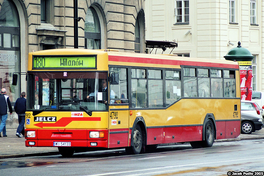 4792
Jelcz M121M - taki Polonez Caro pośród autobusów lat 90.
Słowa kluczowe: M121M 4792 180 KrakowskiePrzedmieście 2005