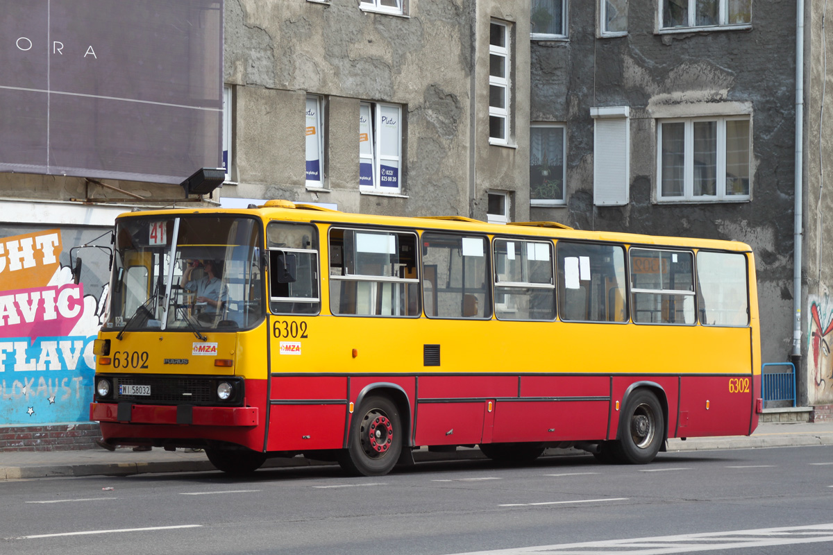 6302
Te autobusy sprawiały wrażenie, że spokojnie by pojeździły jeszcze z 10 lat.
Słowa kluczowe: IK260 6302 411 Waryńskiego