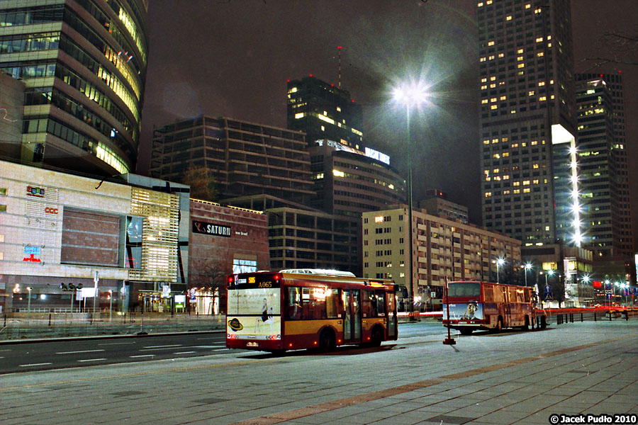 A065
Wówczas nówka, teraz już jednak tych autobusów już nie ma na ulicach.
Słowa kluczowe: SU8,9LE Alpino EmiliiPlater 505