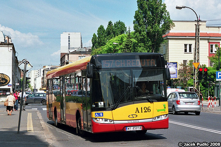 A126
Niby jest podobnie, ale jednak to miejsce wygląda zupełnie inaczej. Symbole nowoczesności też szybko się zmieniają - kilkanaście lat temu były nimi pomarańczowe wyświetlacze.
Słowa kluczowe: SU12 A126 157 Żelazna