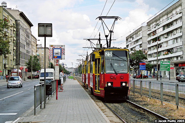 1078
Grójecka sprzed 16 lat. Nawet mimo że wakacje, to samochodów na ulicach było wtedy trochę mniej niż obecnie. Wagon skasowano w 2009 r.
Słowa kluczowe: 105Na 1078 25 Grójecka