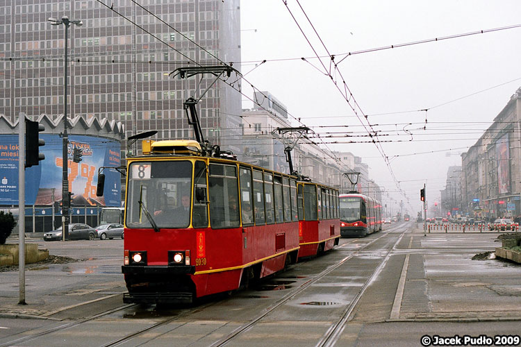 2030
Coraz trudniej o skład w barwach z dominującą czerwienią.
Słowa kluczowe: 105N2k 2030 8 Jerozolimskie