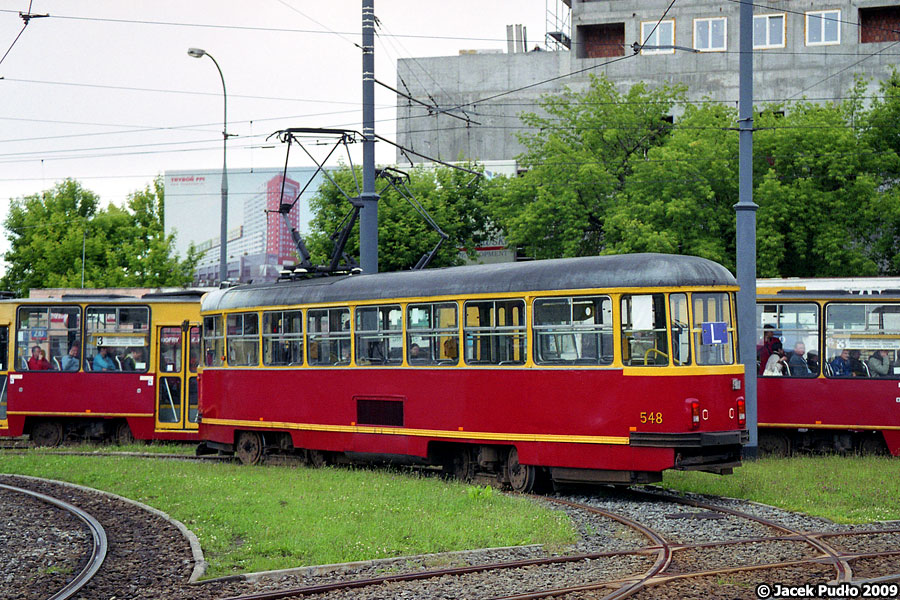 548
Ostatnie lata kultowych wagonów 13N. Tu jeszcze jako nauka jazdy.
Słowa kluczowe: 13N 548