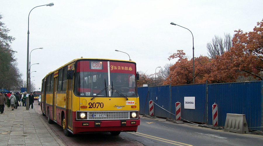 2070
Warszawa, ul. Powązkowska. Demon latał tego dnia na C80.
Słowa kluczowe: IK280 2070 C80 Powązkowska WS2009