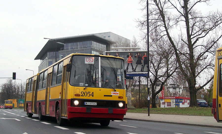 2054
Warszawa, ul. Powązkowska, ładnie lewarki wtedy śmigały na cmentarkach. 
Słowa kluczowe: IK280 2054 C63 Powązkowska WS2009