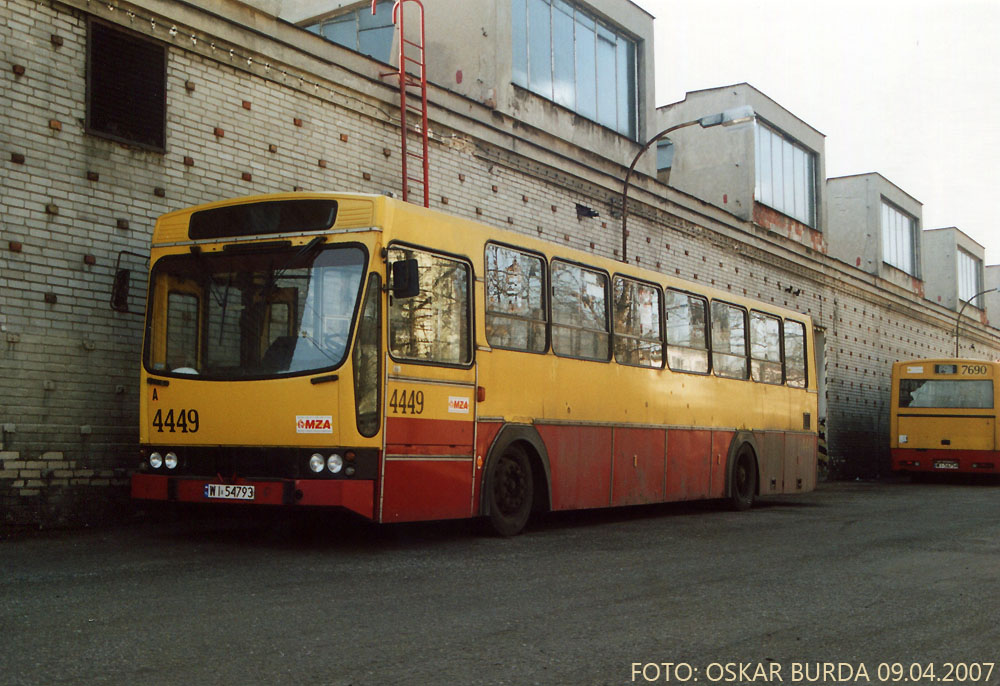 4449
Słowa kluczowe: 120M 4449 ZajezdniaRedutowa