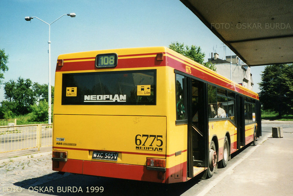 6775
Słowa kluczowe: N4020td 6775 108 MetroWilanowska