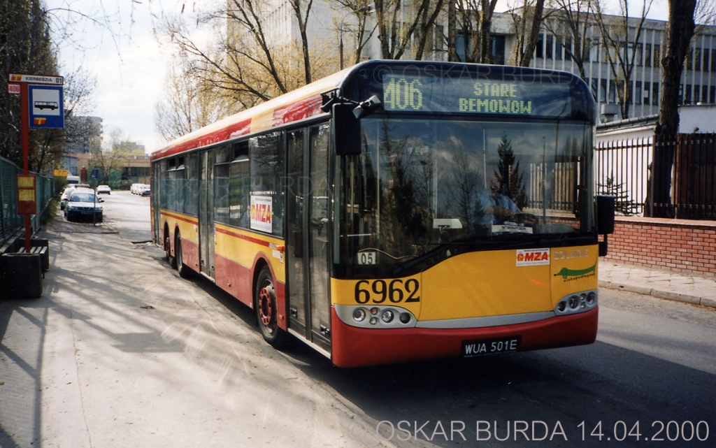 6962
6962 jeszcze jako w miarę świeży w otoczeniu jeszcze typowo magazynowo biurowym na jeszcze bardzo udanej i dobrze pracującej szczytowej wielkopojemnej 406.
Słowa kluczowe: SU15 6962 406 Kierbedzia 2000