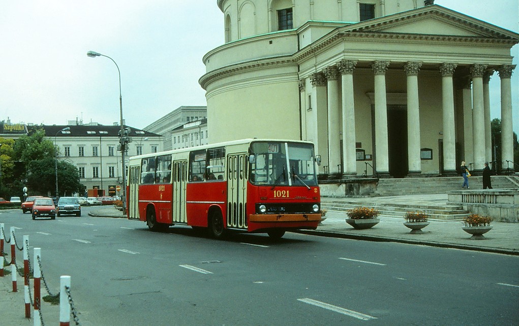 1021
fot. Staffan Sävenfjord. Wóz już chyba po NG?

1021 / Ikarus 260.04 / 1983 / R-8 Pożarowa / 09.1995 -> R-13 Stalowa / 2003-05

Słowa kluczowe: 1021 401