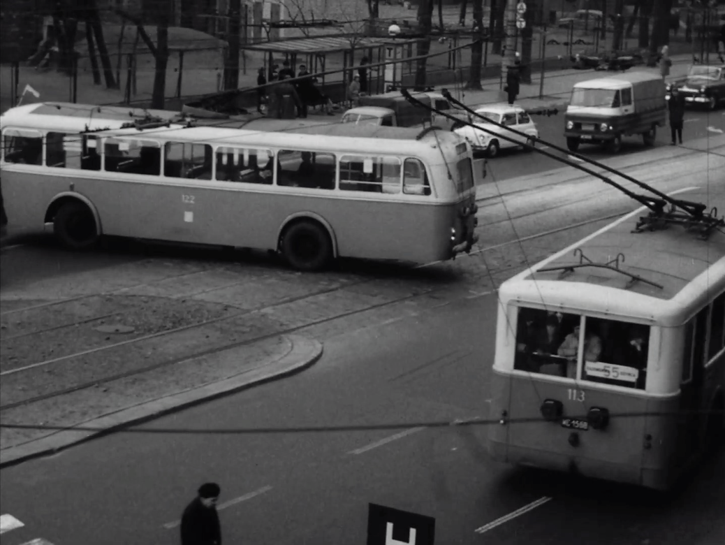 122
PKF 62/51A

113 / Vetra B / 1948 / 1965 / ex MPK Poznań #1542
122 / Skoda 8Tr / 1959 / 1972 
Słowa kluczowe: 113 122 55