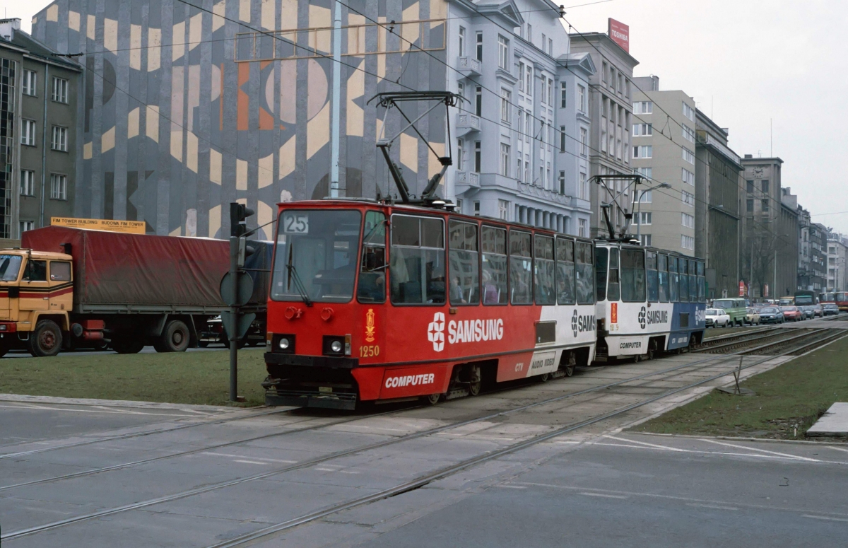 1250
Skład 1250+1249. fot. Adrian Nicholls
Słowa kluczowe: 1250