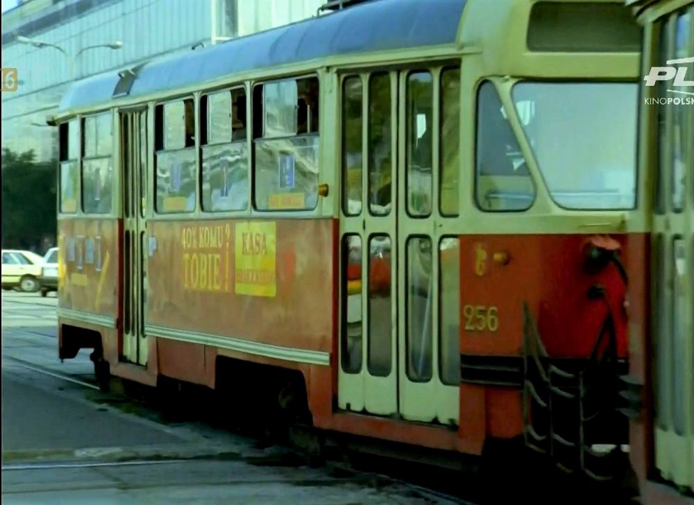 256
Kadr z filmu "Wielka Wsypa" (1992)

Konstal 13N / #256 / 1966 / 2010
Słowa kluczowe: 256 36