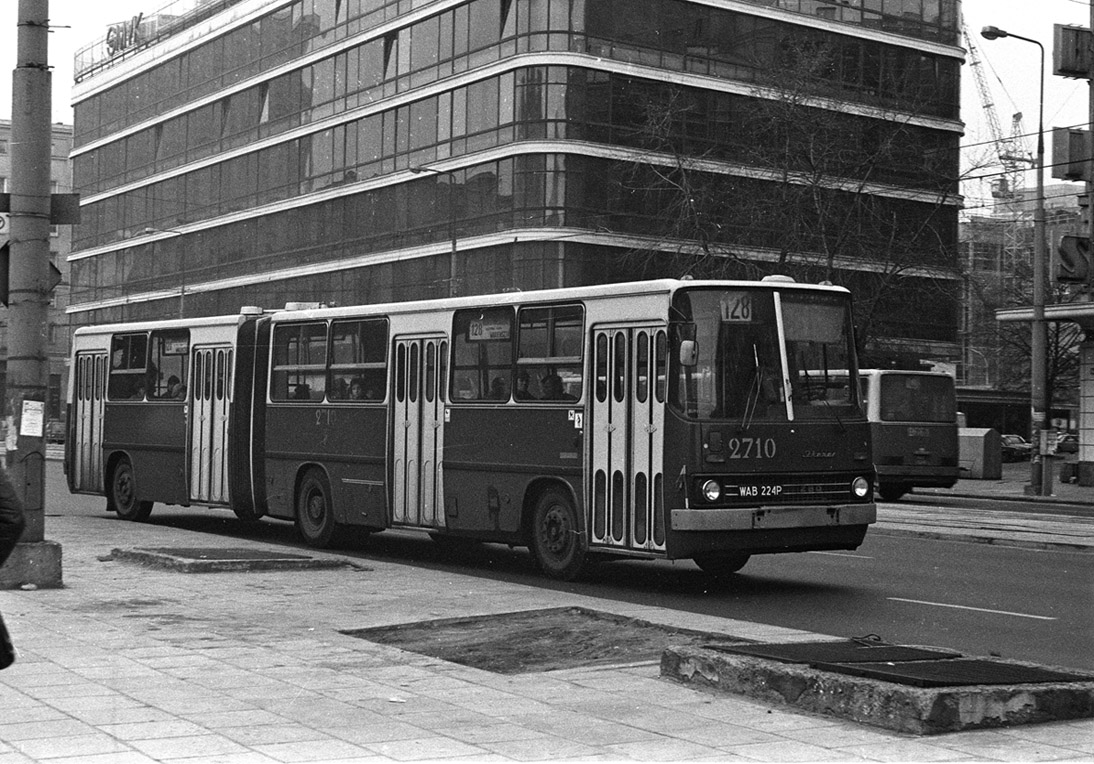 2710
2710 / Ikarus 280.26 / R-11 Kleszczowa / 1988 / 2001-06

Pavel V. Kashin 
Słowa kluczowe: 2710 128